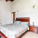 Luxury With Pool, Stunning Location Villa *