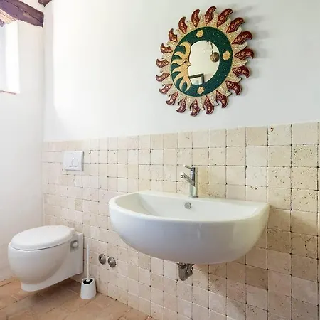 Luxury With Pool, Stunning Location