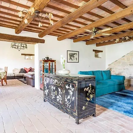 Luxury With Pool, Stunning Location Villa