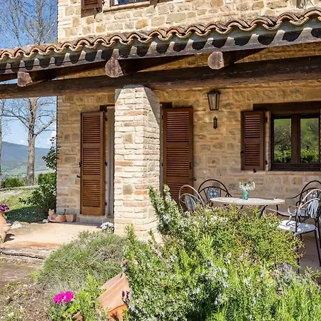 Luxury With Pool, Stunning Location *